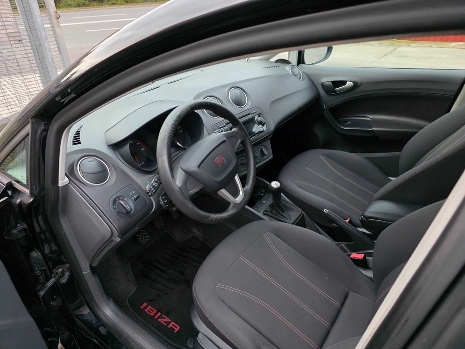 Vand SEAT IBIZA an 2010 1.4 L benzina