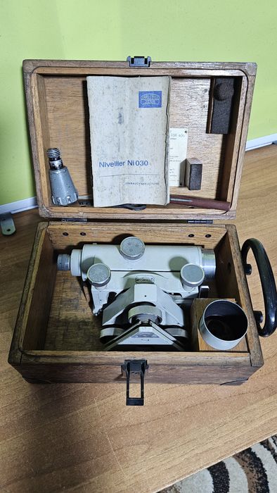 Instrument de nivelare carl zeiss jena 030