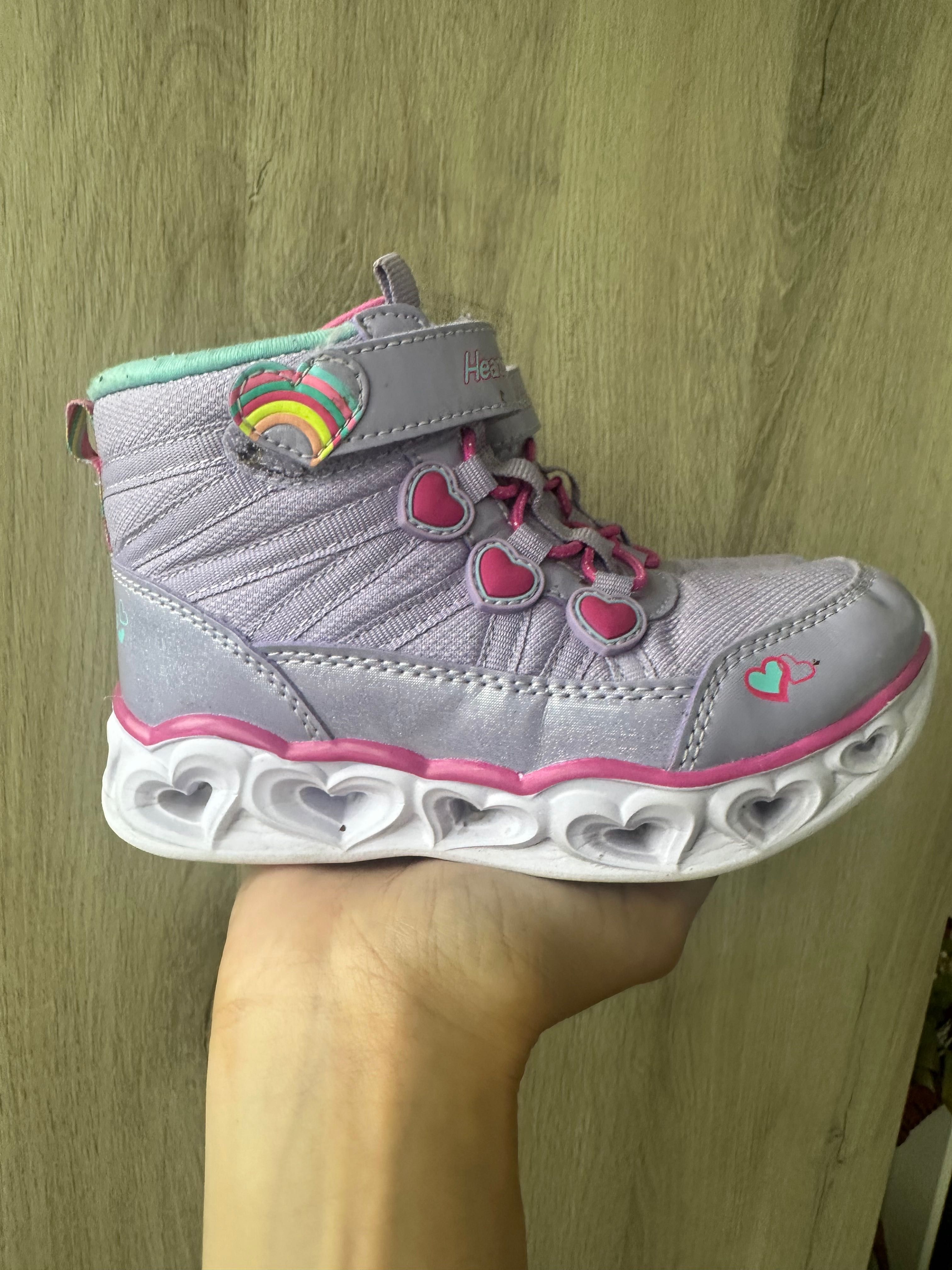 Skechers 26 номер за момиче светещи