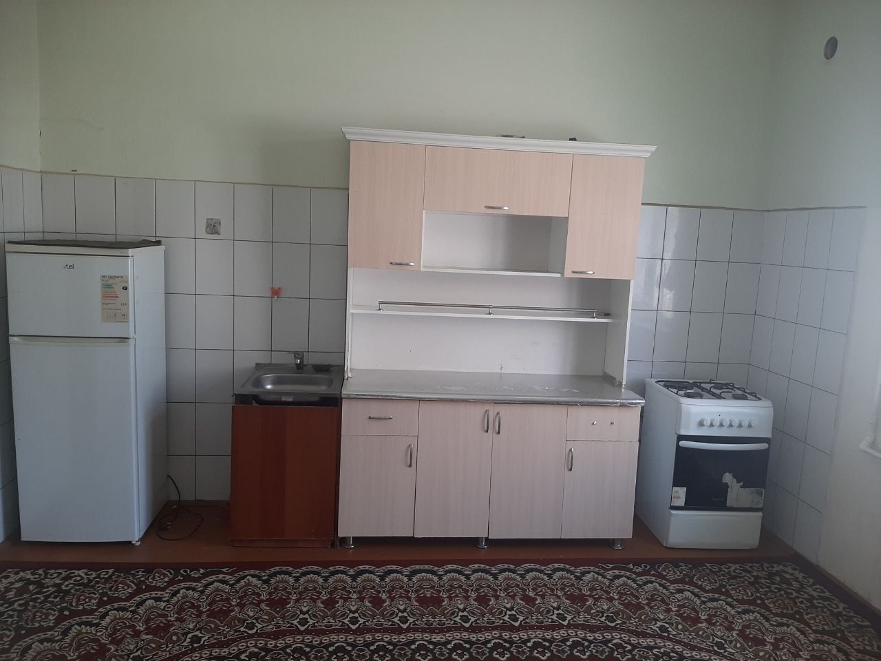 Katej zar-zamin oldida ijaraga beriladi.