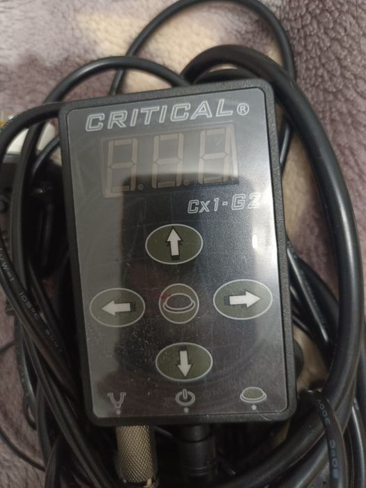 Продается срочно машинка для перманетнного макияжа и блок питание в от