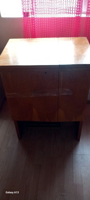 Masina de cusut funcțională