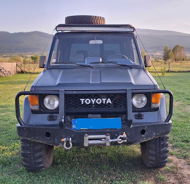 Vând Toyota Land Cruiser j70