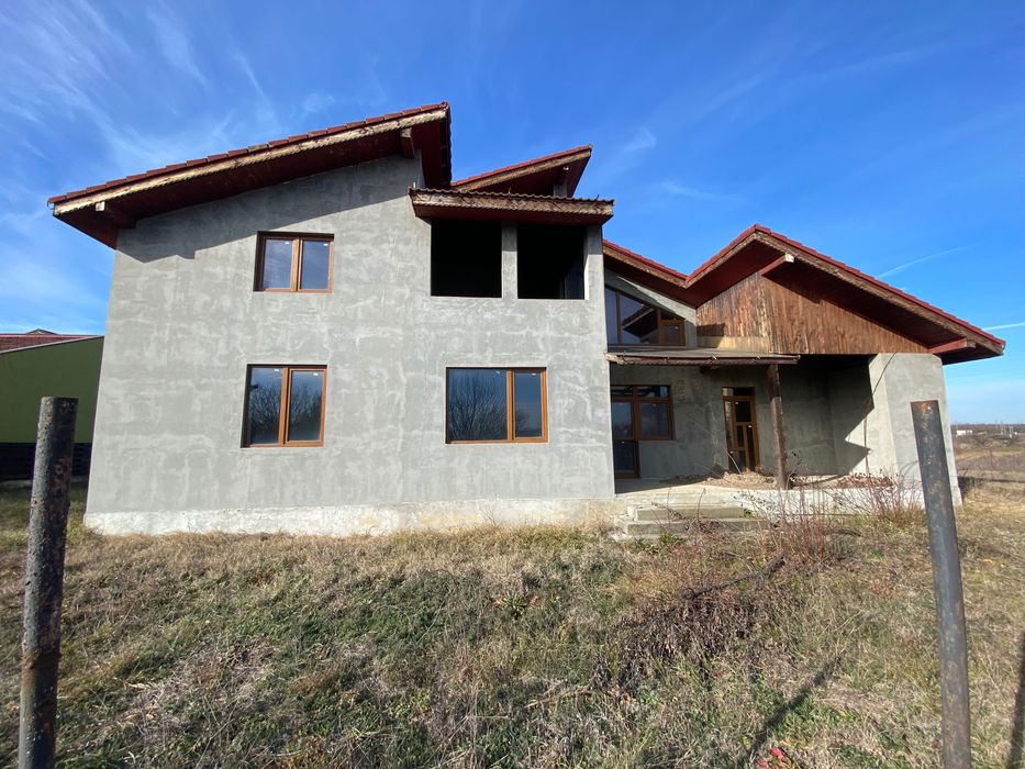 Casa single la gri - P+1E, 169 mp, Casa Duplex Sp+P+M, 180 mp.