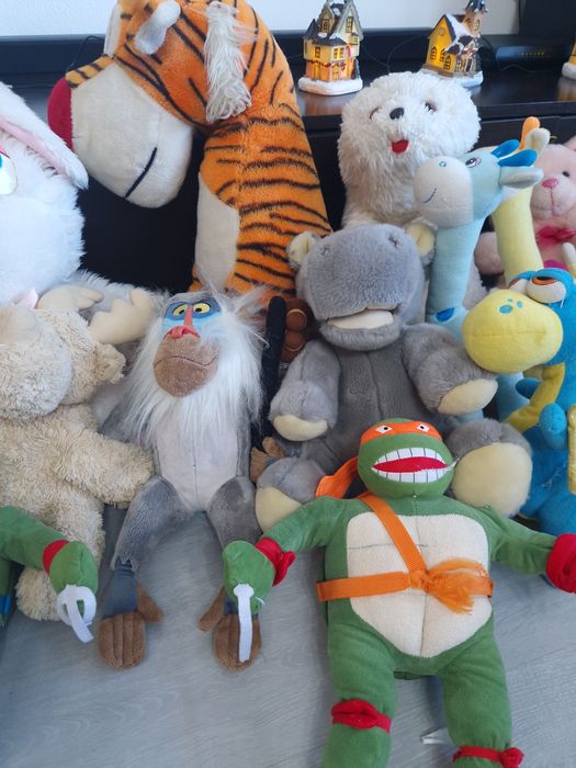 Плюшени играчки ,дракони, жирафи...