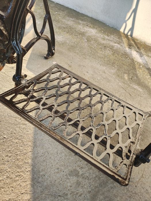 Mașina de cusut Jones manufacturing machine