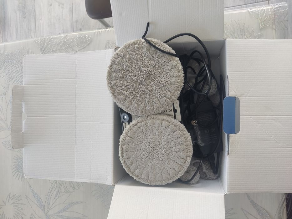 Robot inteligent de curatat geamuri