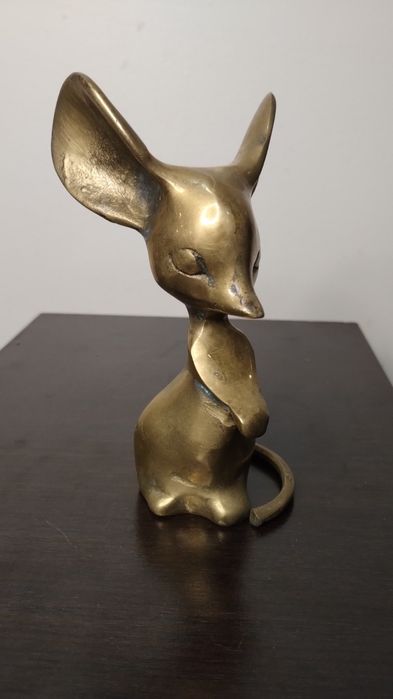 Много симпатична и нестандартна фигурка на мишле с големи уши. Бронз.