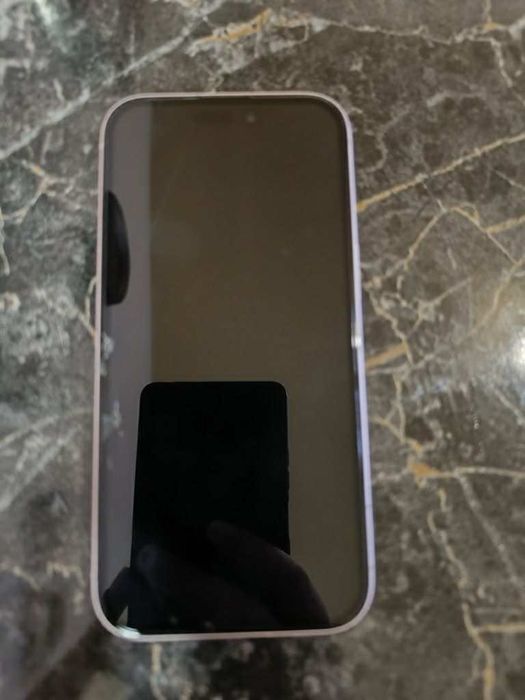 iPhone 15 с гаранция! Купих го Май месец като нов е !