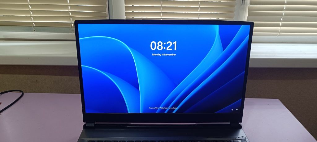 MSI gaming Noutbook 32 ram 2,5 TB SSD 6 GB Videokarta 17,3 monitor