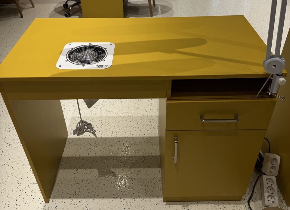 стол маникюрный с вытяжкой