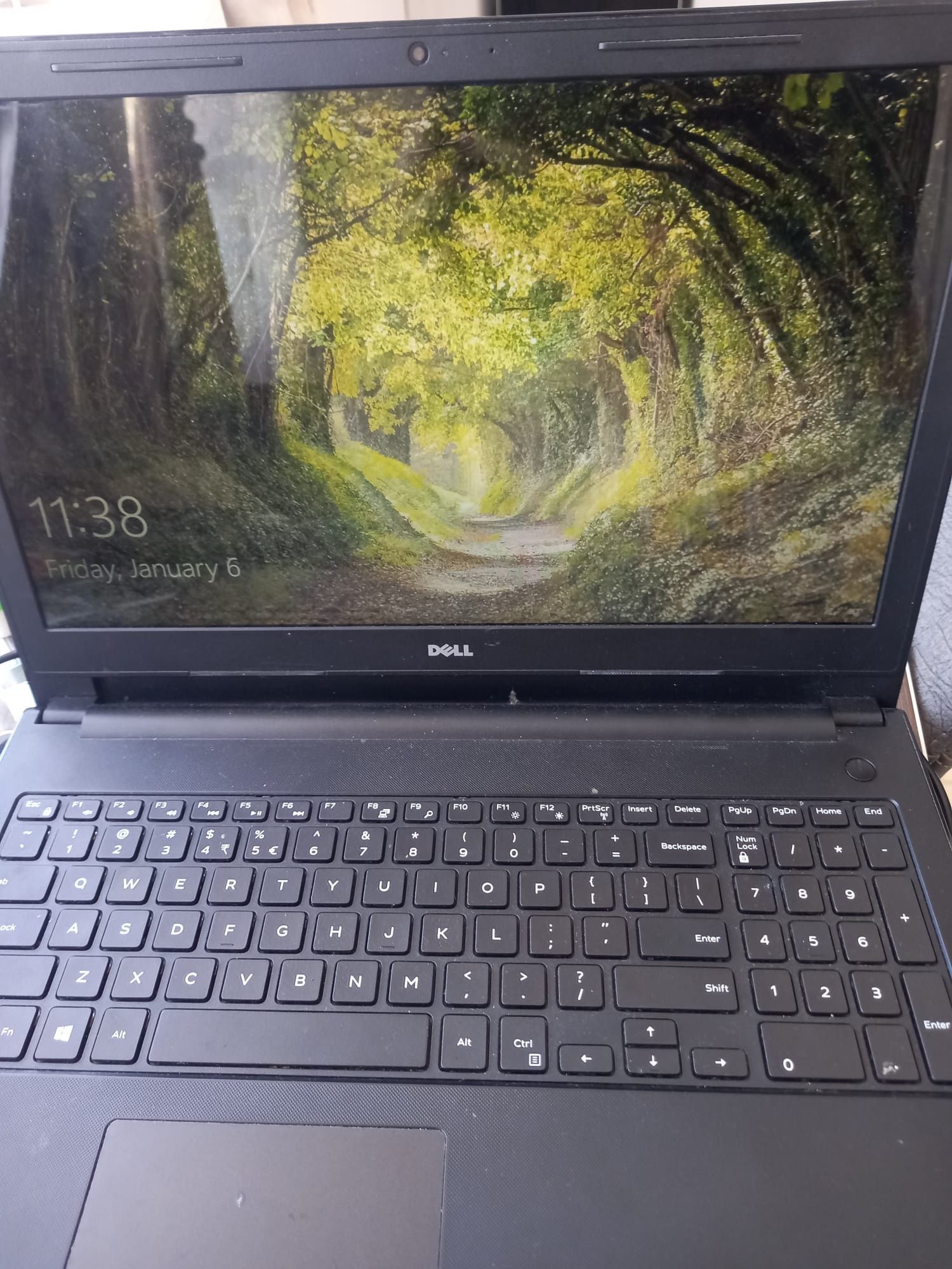 Vând laptop Dell