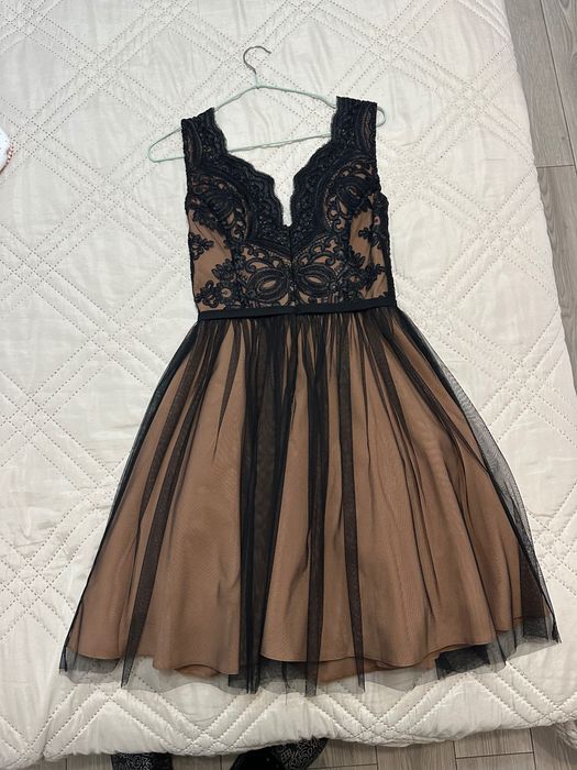 Официална Рокля от Escuara