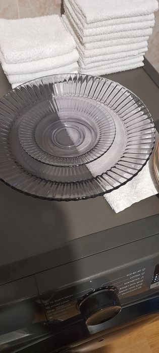 Тави емайлирани, чинии порцеланови и стъклени