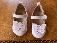 Нови бебешки обувки H&M за момиченце с пеперудки