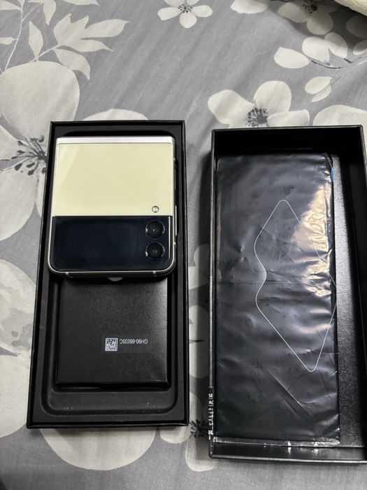 Samsung galaxy Flip3 5G