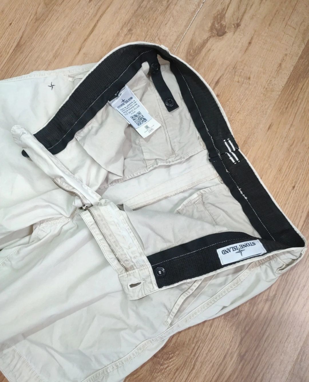 Pantaloni scurți Stone Island mărimea W38