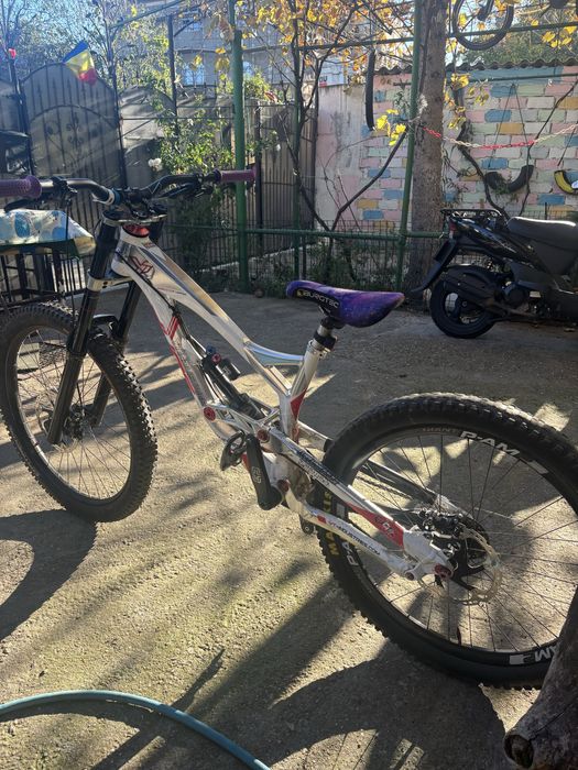 Yt tues 2.0 world cup limited edition