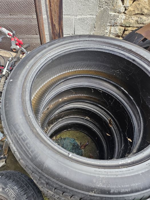 Продават се гуми