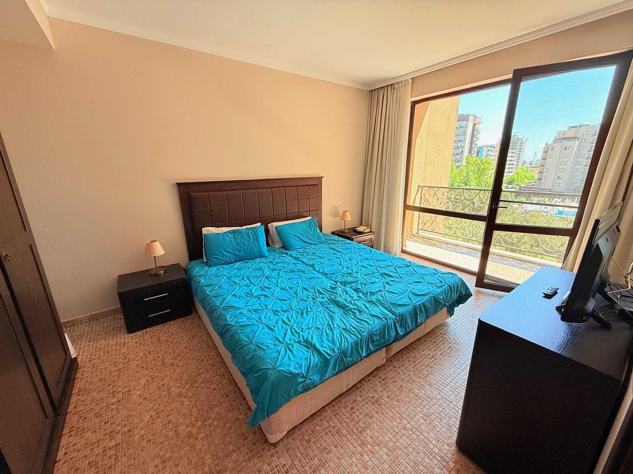 Продава се Тристаен апартамент в к.к. Слънчев бряг - 99 кв.м за 1465 €/кв.м - Снимка #3