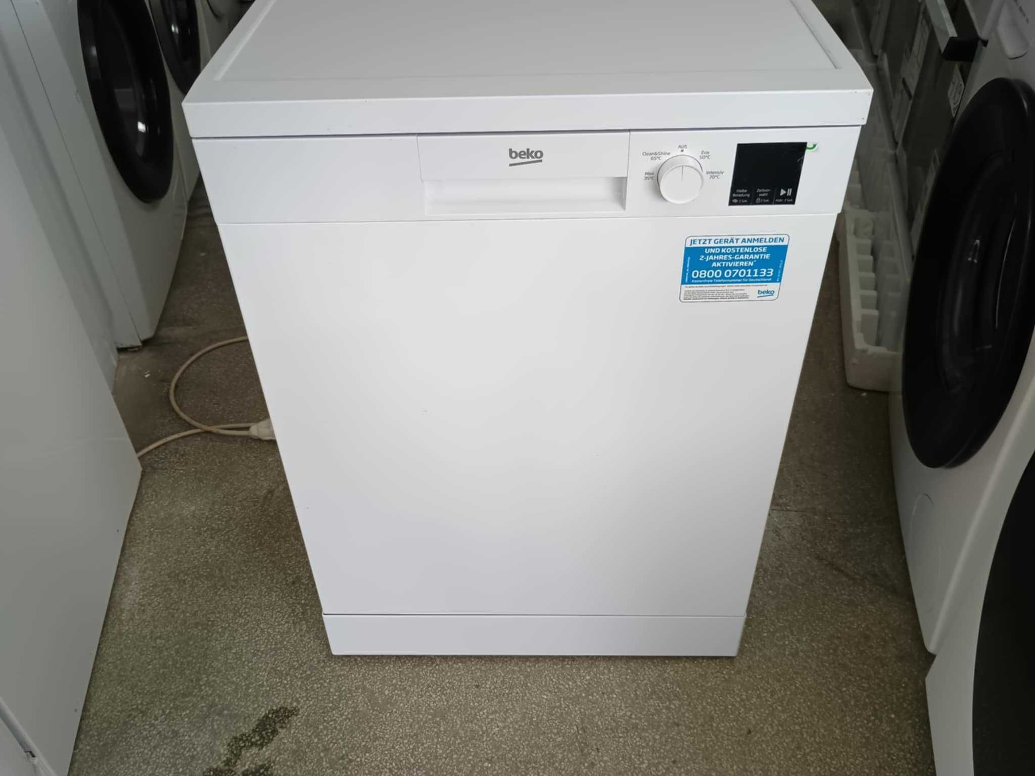Съдомиялна машина BEKO-БЕКО 60 см DFN04321W Quick&Shine