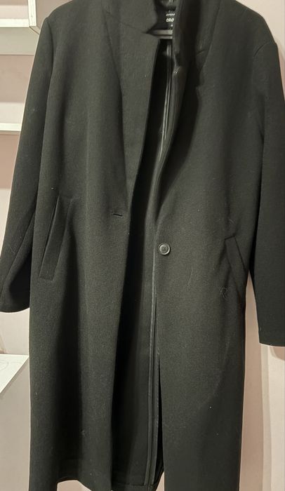 Черно жарсено палто