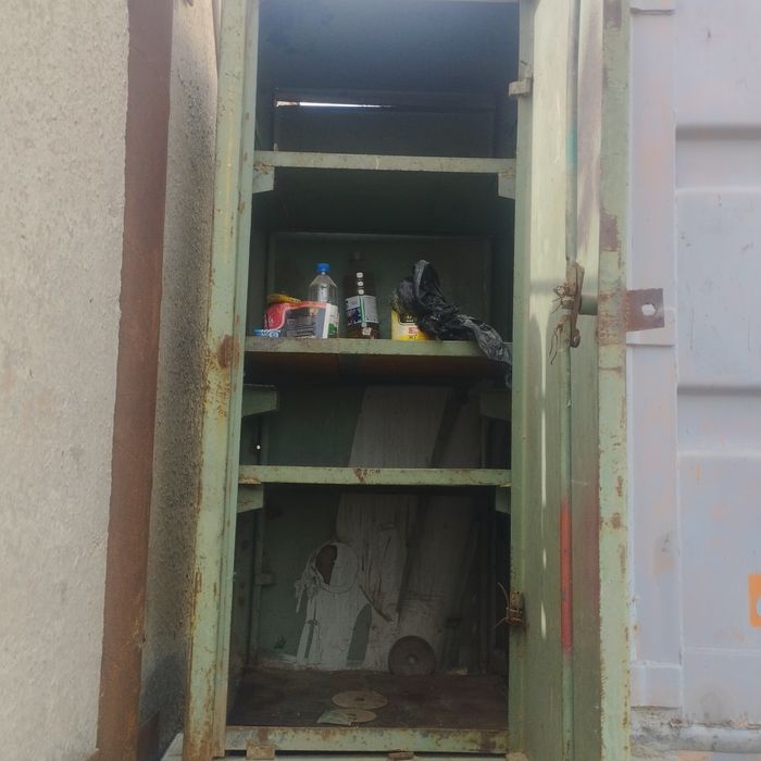 Металлические сейф