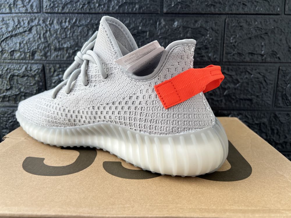 36-46 Yeezy 350 v2 Tail Light