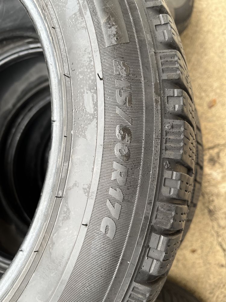 Продавам 4бр зимни гуми 215/60R17C Michelin Agilis