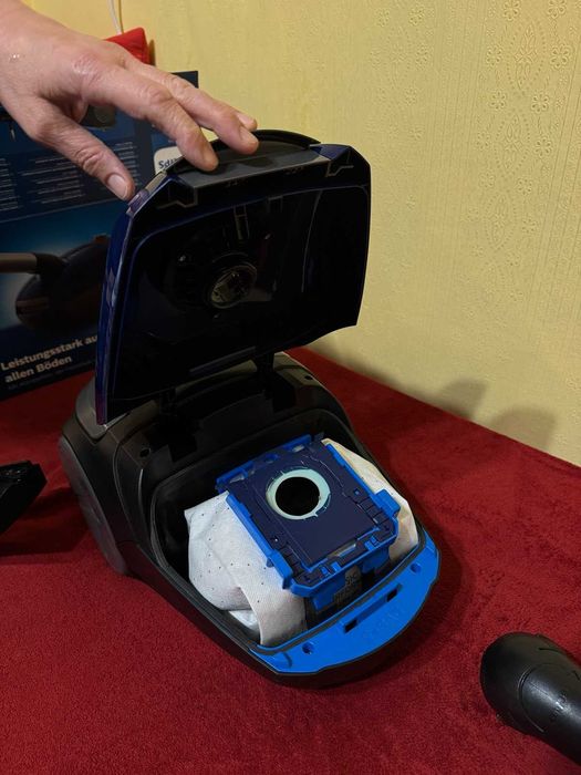 Прахосмукачка Philips 2000 series fc8240