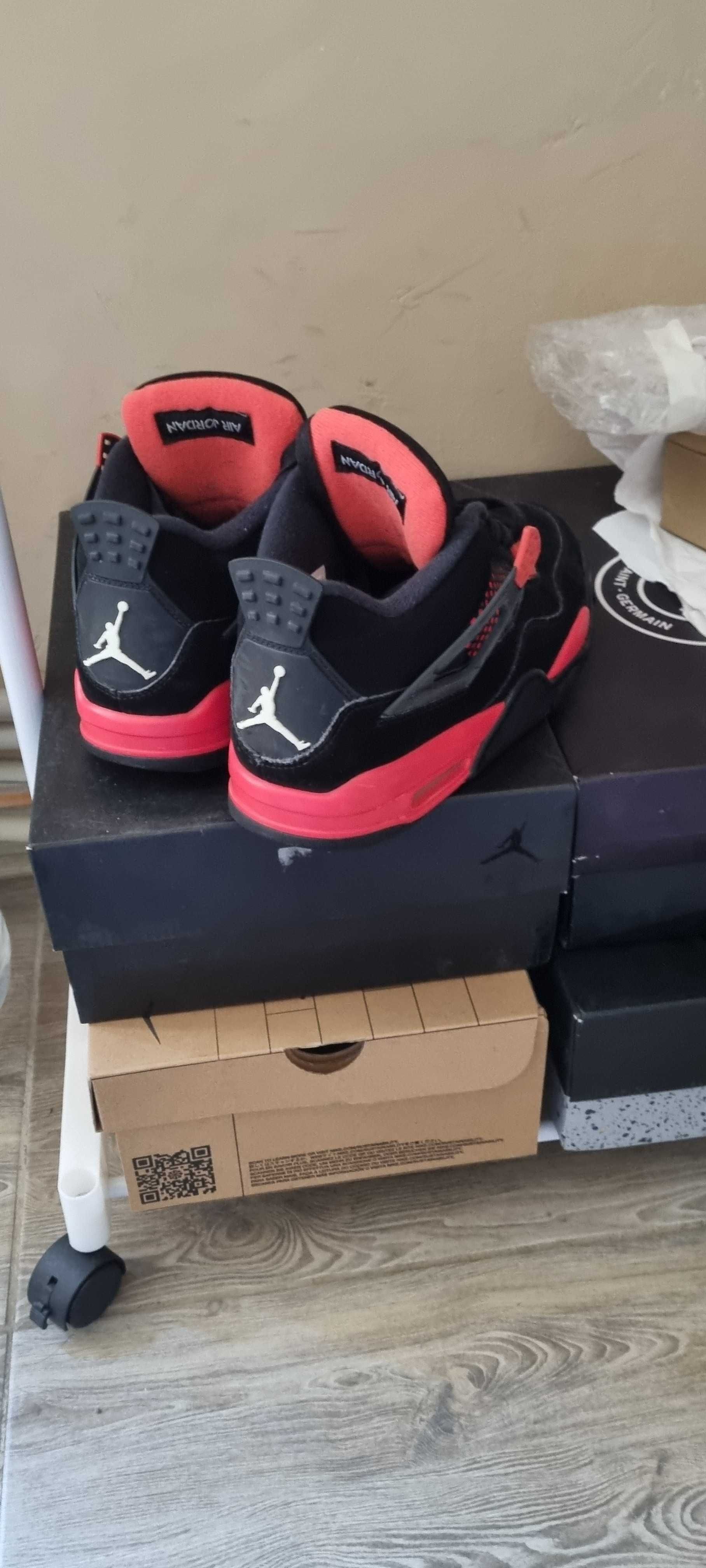 Jordan 4 red thunder