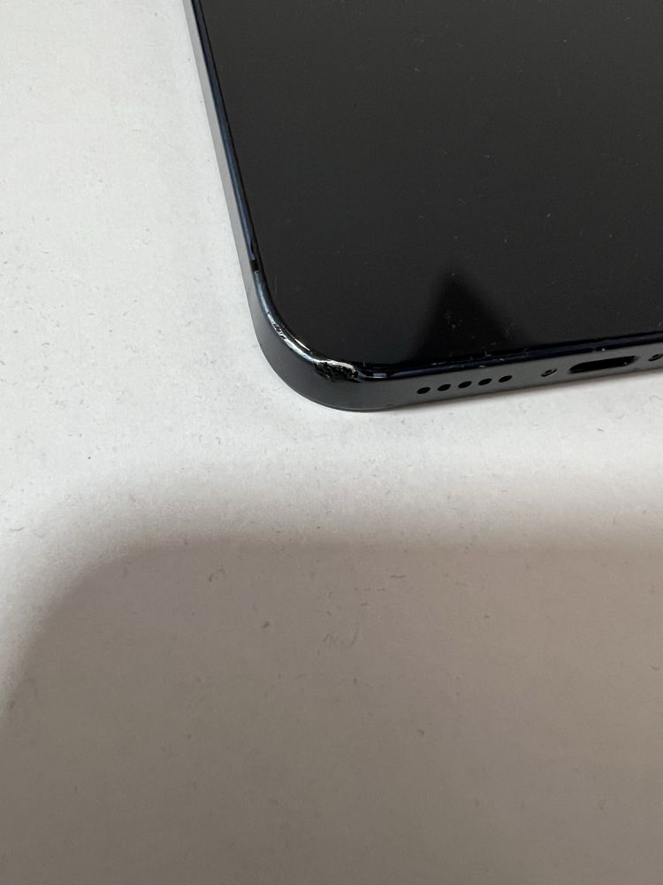 Iphone 12. Nu trimit.