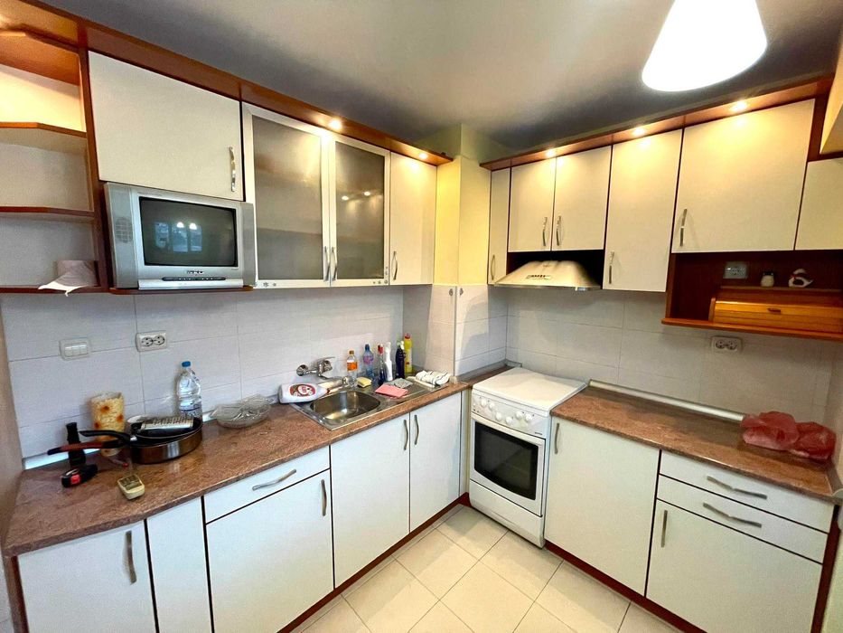 Дава се под наем Двустаен апартамент в Бургас, Изгрев - 63 кв.м за 204 € - Снимка #2