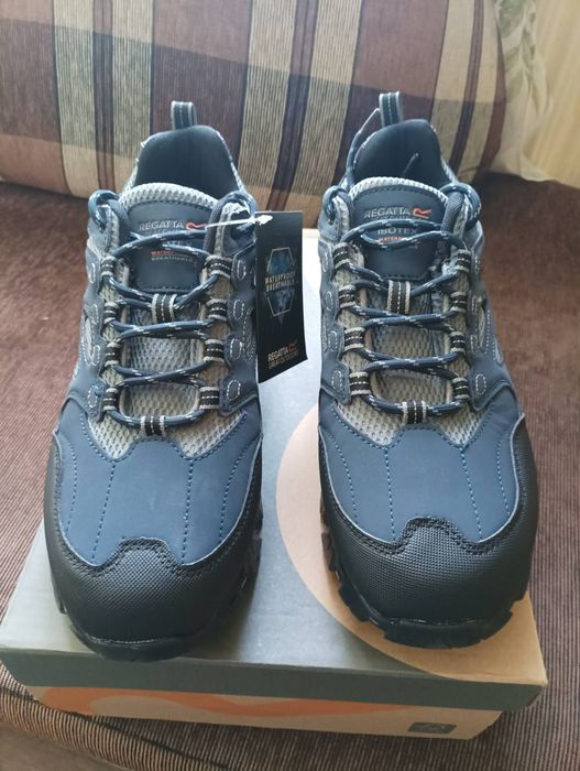 Нови туристически обувки н.45