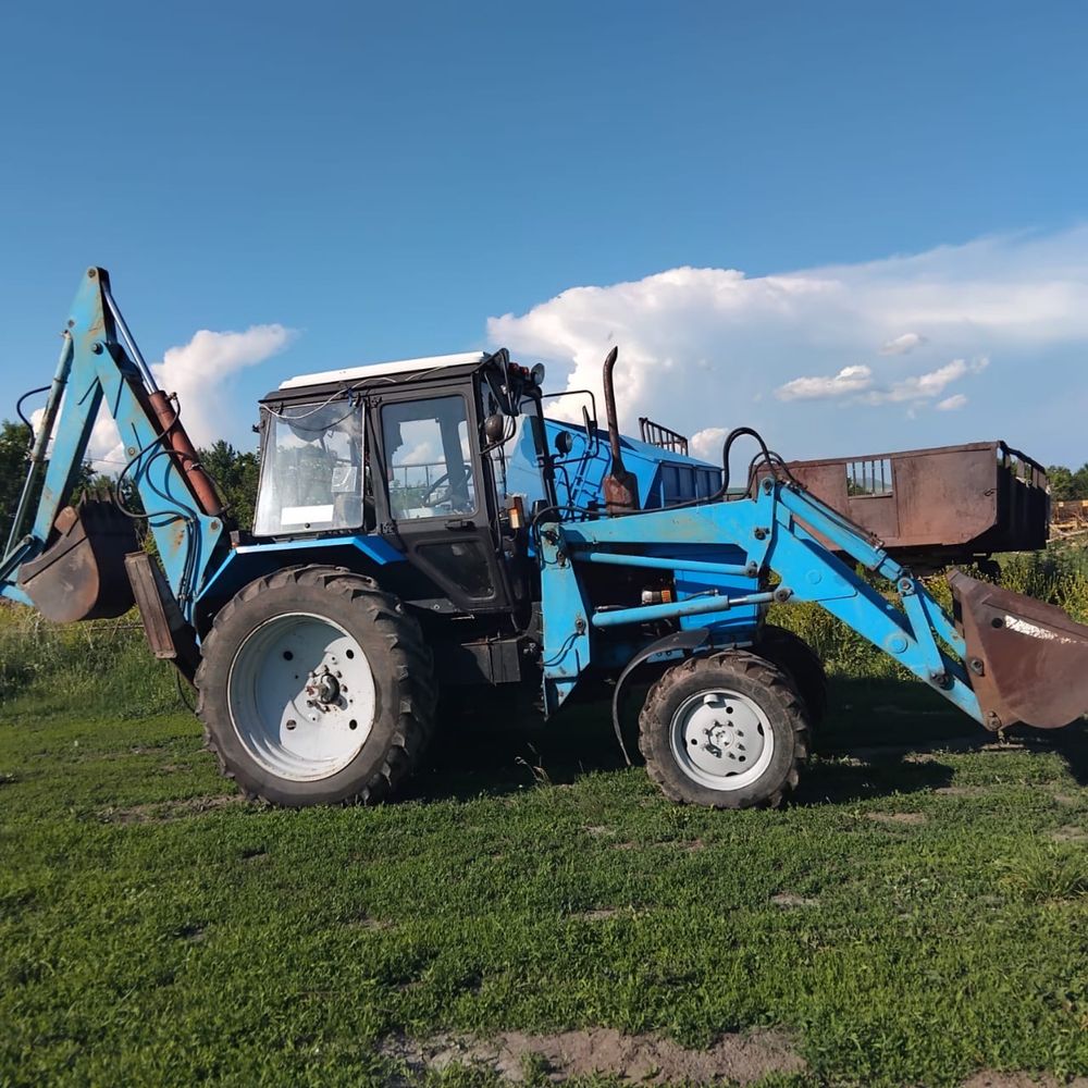Продам трактор экскаватор