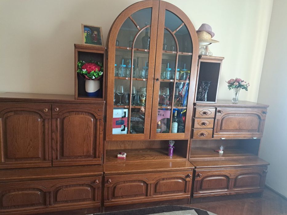 Vand mobila din lemn masiv