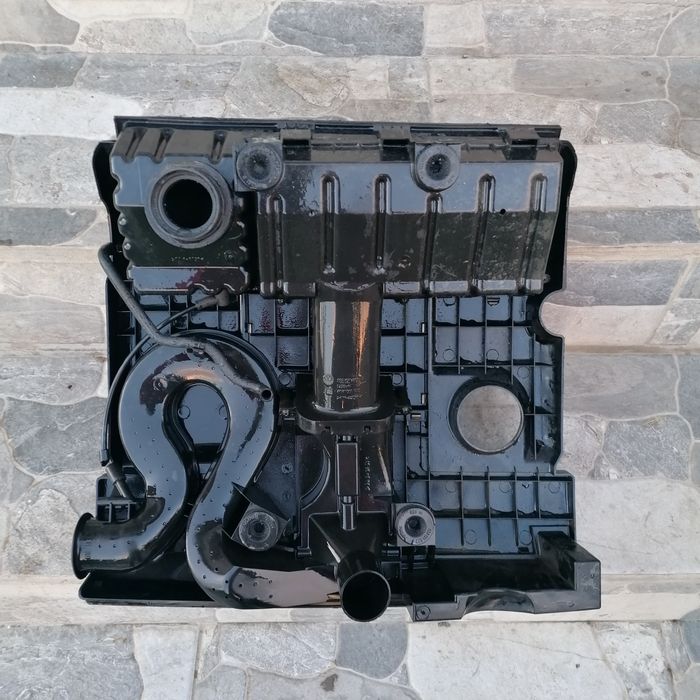Capac motor Skoda Fabia 1.2 benzina, 03E129607F ca nou