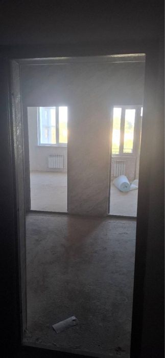 Чирчик шахар 2 микро район Янги Узб 2х сотилади Нархи 32.000$ Наличка