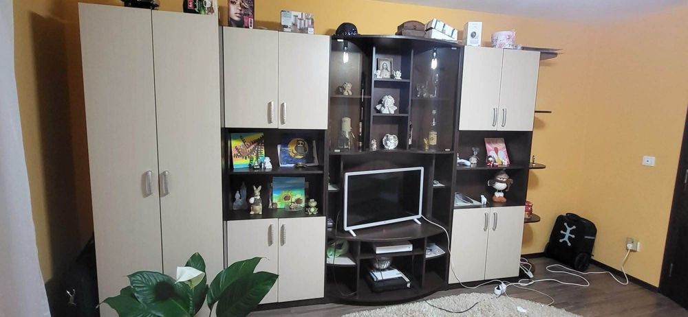 Mobilier living vand sau schimb