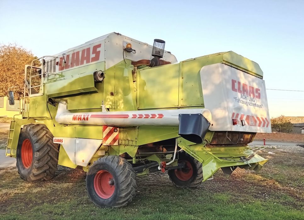 Combina agricola Claas Dominator 108 SL Maxi recent adusa