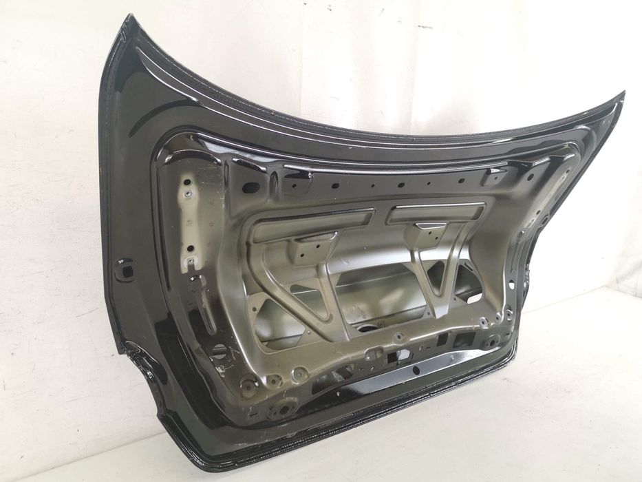 Задна врата Капак на багажник Мерцедес-Бенц ЦЛА-Клас / Mercedes-Benz C