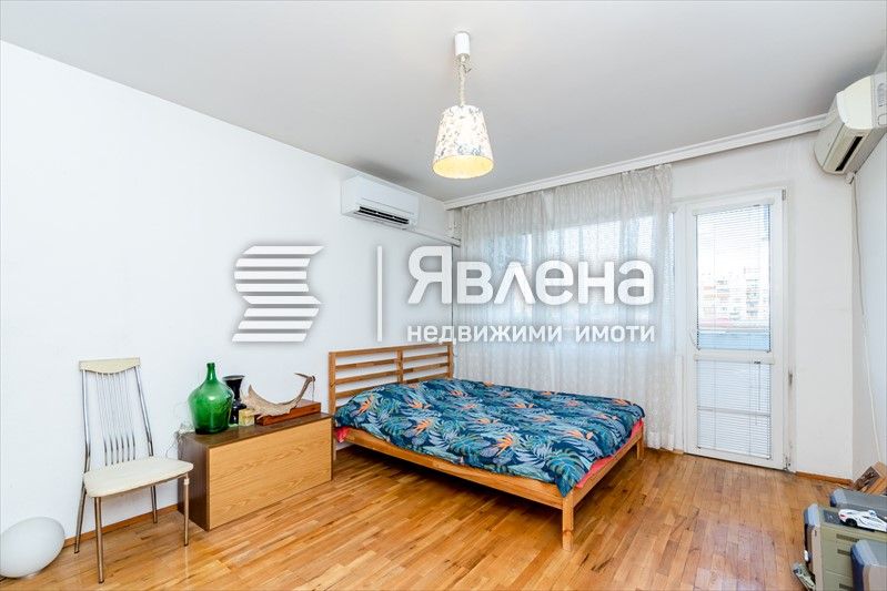 Продава се Тристаен апартамент в София, Надежда 4 - 88 кв.м за 2046 €/кв.м - Снимка #3