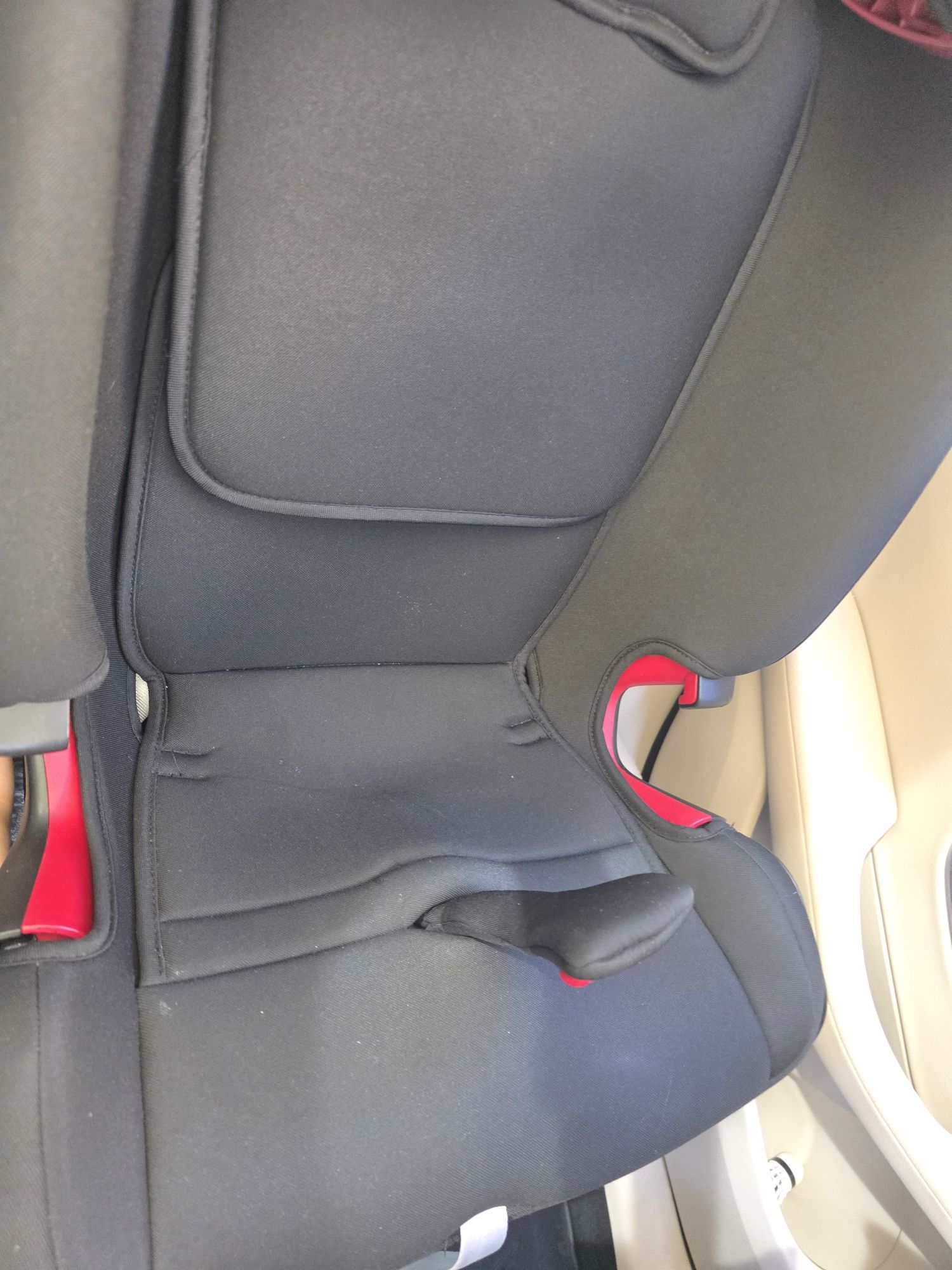 Britax столче за кола