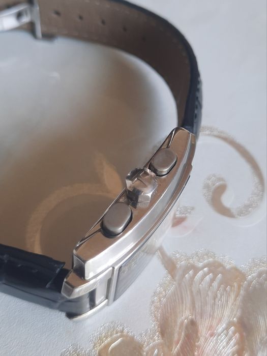 Продам часы TISSOT-хронограф