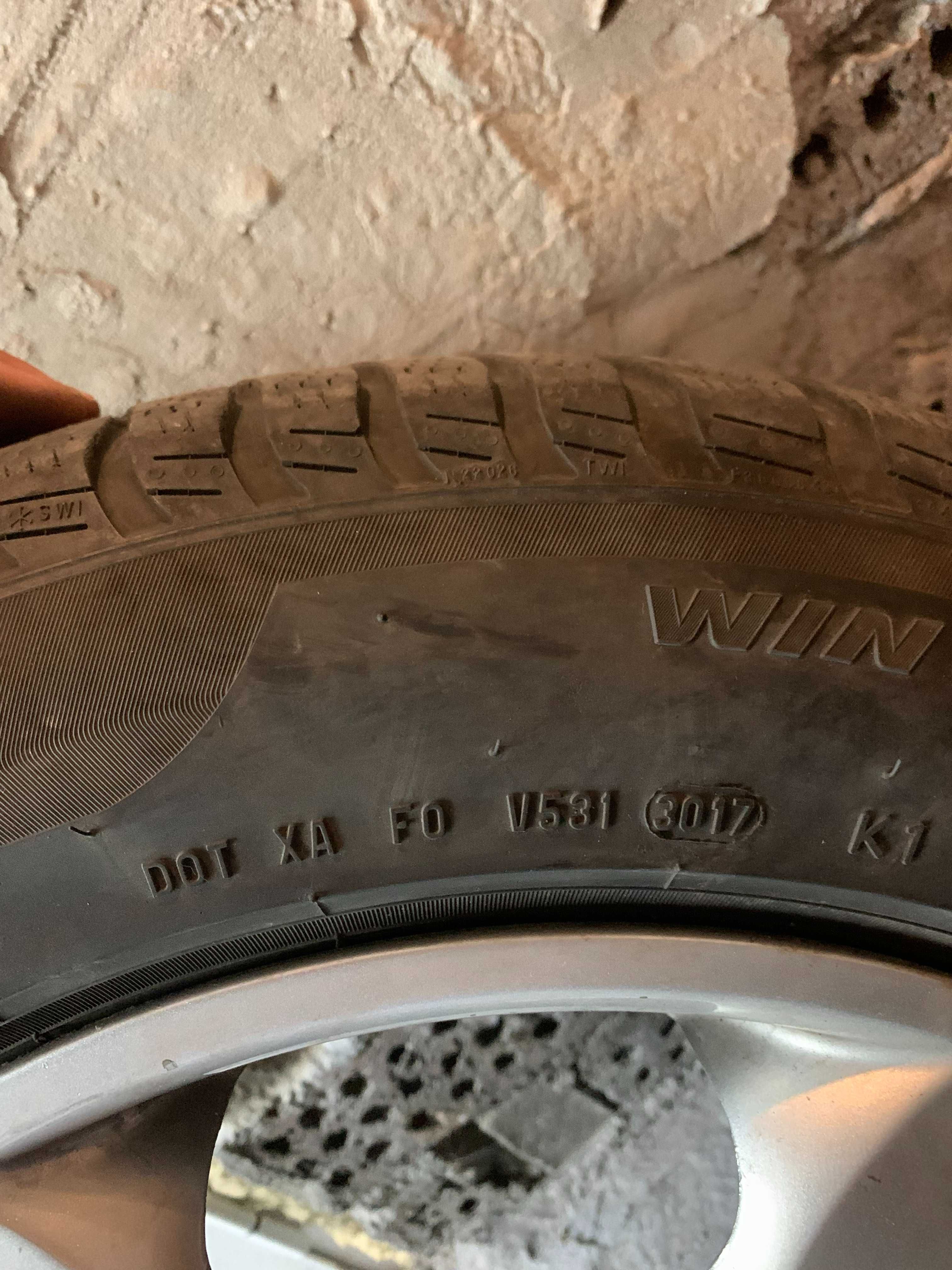 Продавам зимни гуми Pirelli , Semperit