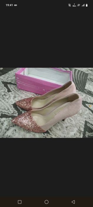 Tufli sotildi rangi och pushti razmer 38