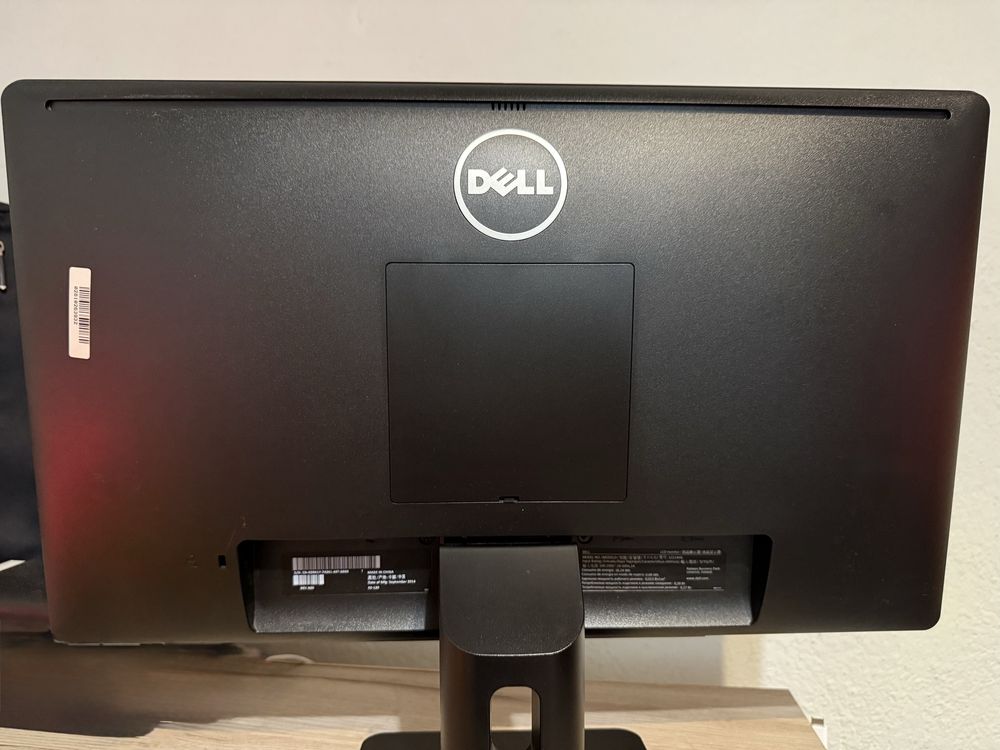 Настолен Монитор DELL