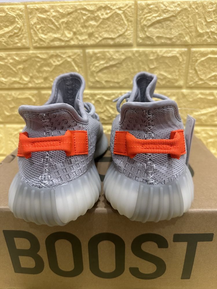 36-45 Yeezy 350 v2 Tail Light