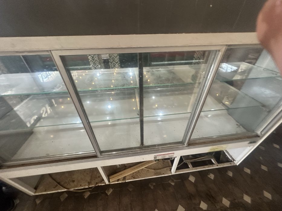 Vitrina sotiladi xolati alo