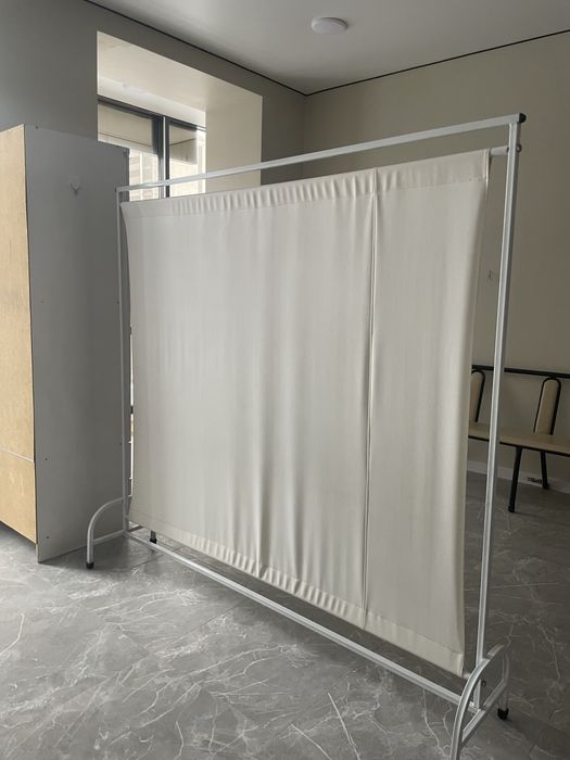 Шкаф с зеркалом + ширма мед (для дома или кабинета салона) перегородка